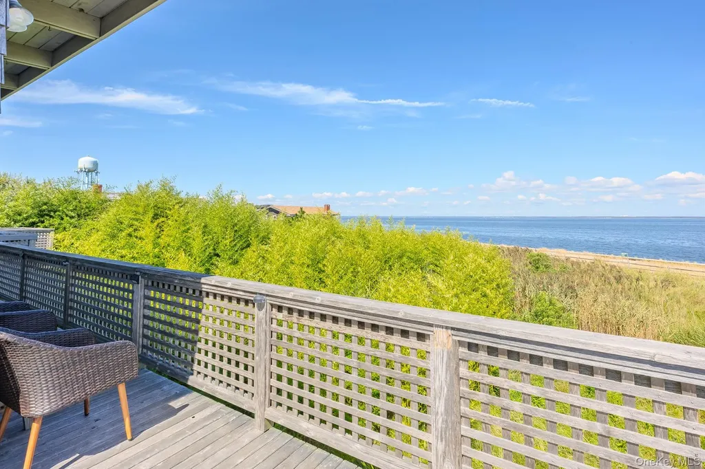 15 Dune Way Seaview NY 11770