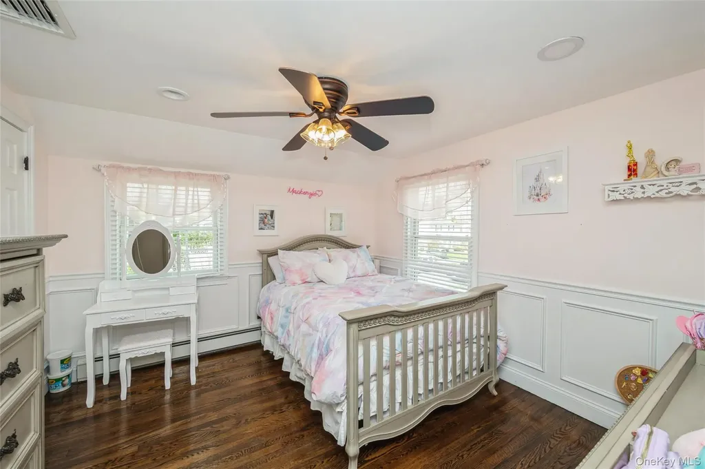 21 Crest Road E North Merrick NY 11566