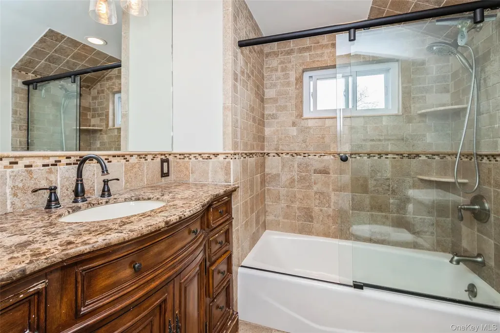 21 Crest Road E North Merrick NY 11566