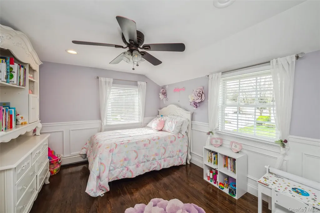 21 Crest Road E North Merrick NY 11566
