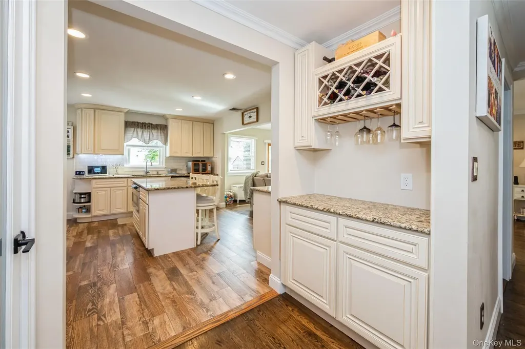 21 Crest Road E North Merrick NY 11566