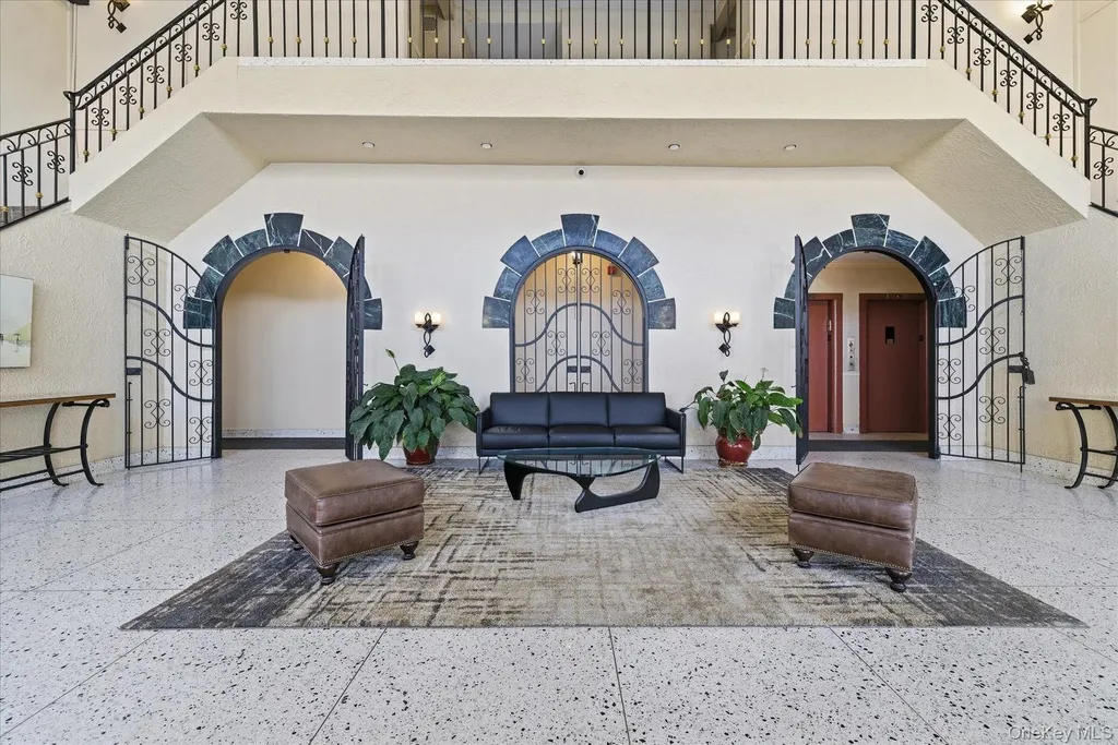 370 W Broadway Long Beach NY 11561