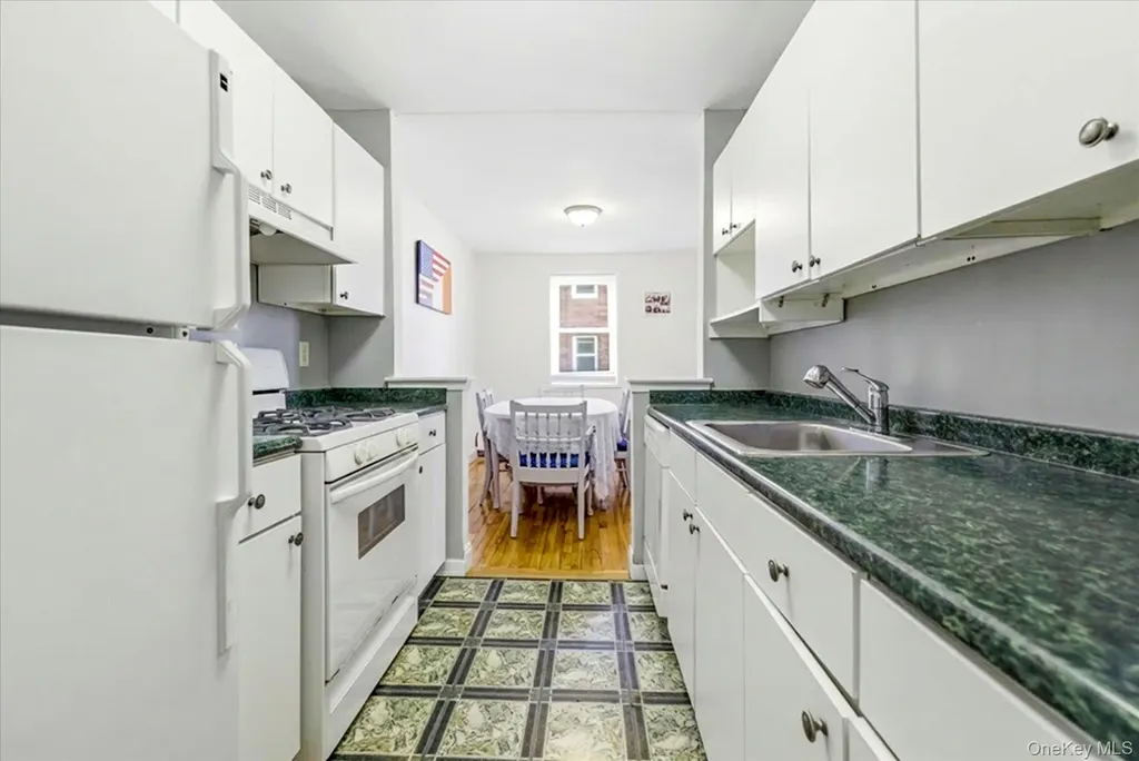 370 W Broadway Long Beach NY 11561