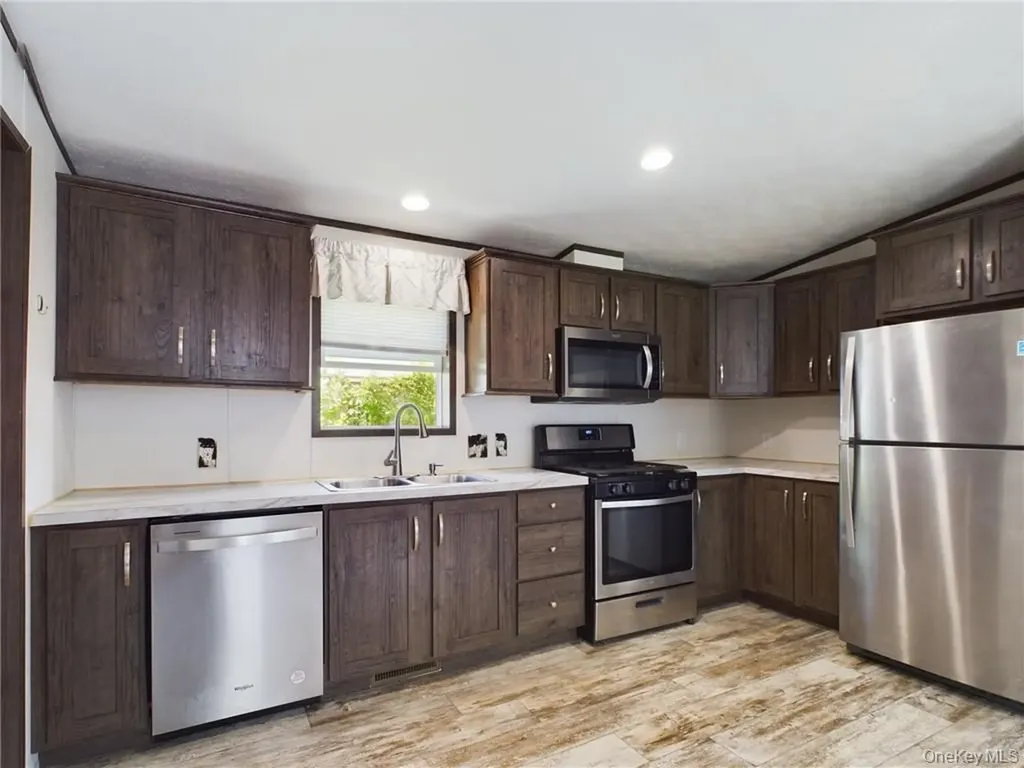18 Shore Lane Burlingham NY 12722