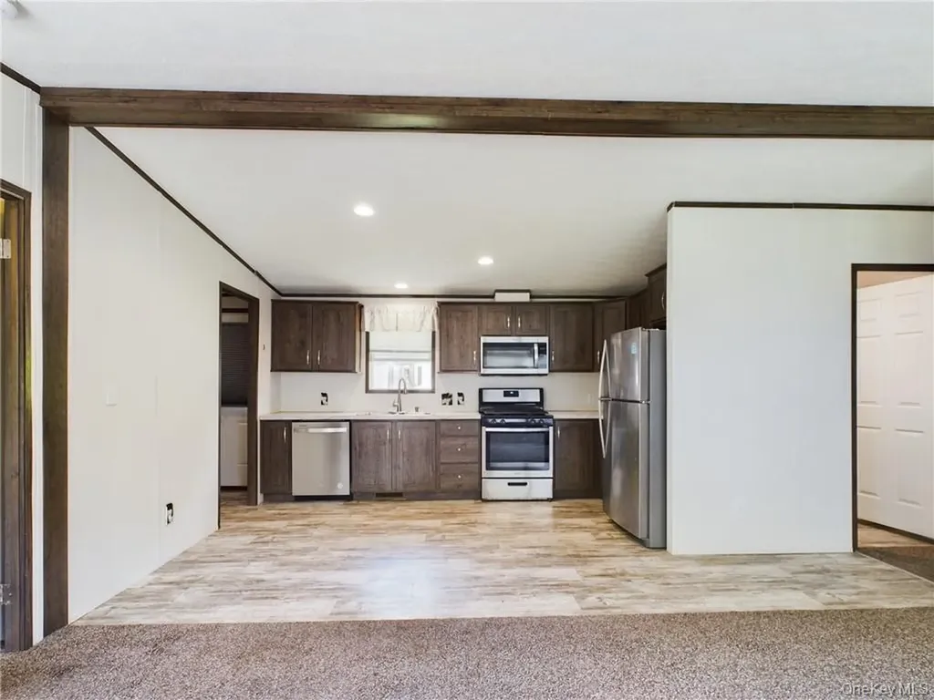 18 Shore Lane Burlingham NY 12722