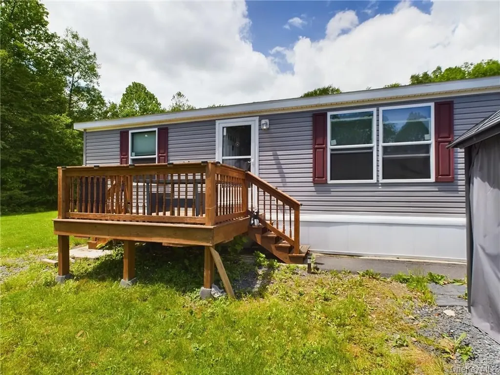 18 Shore Lane Burlingham NY 12722