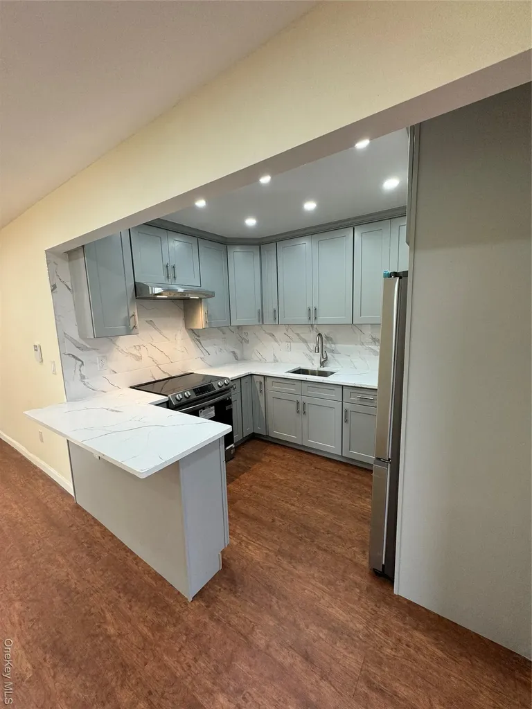 60-03 56th Road Maspeth NY 11378