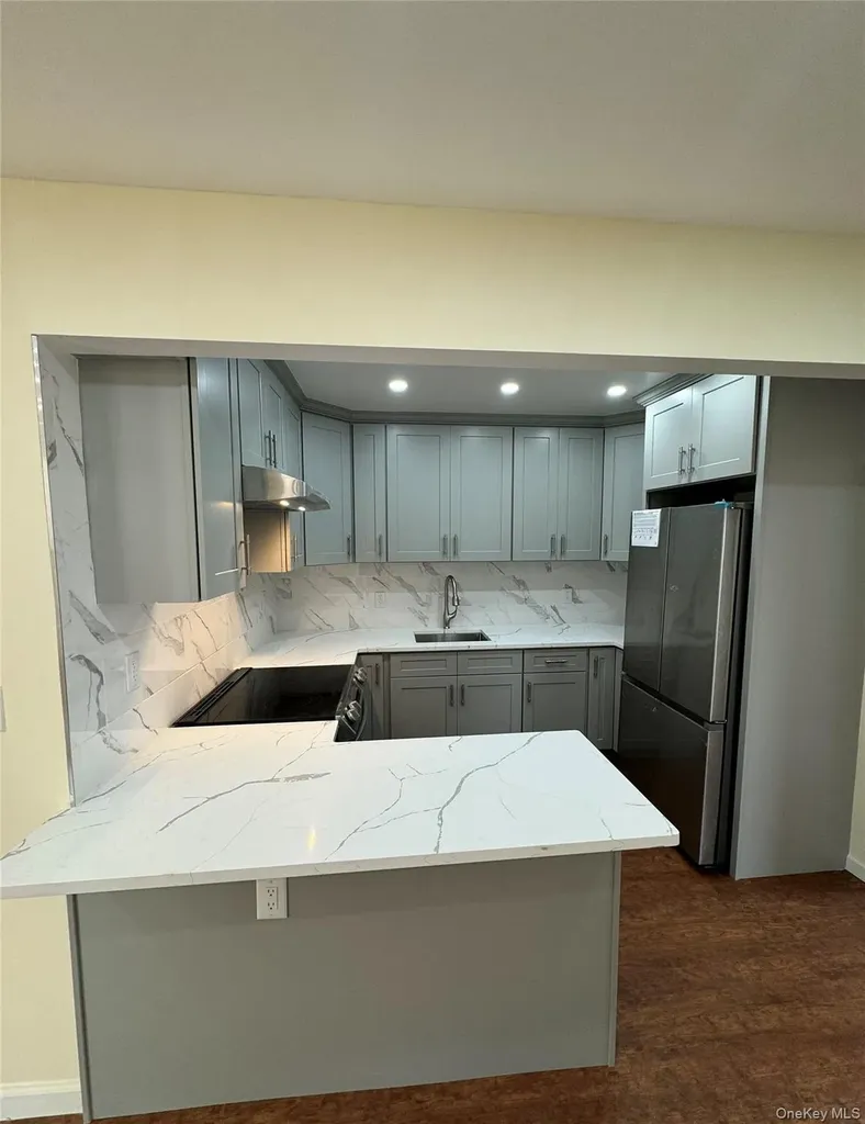 60-03 56th Road Maspeth NY 11378