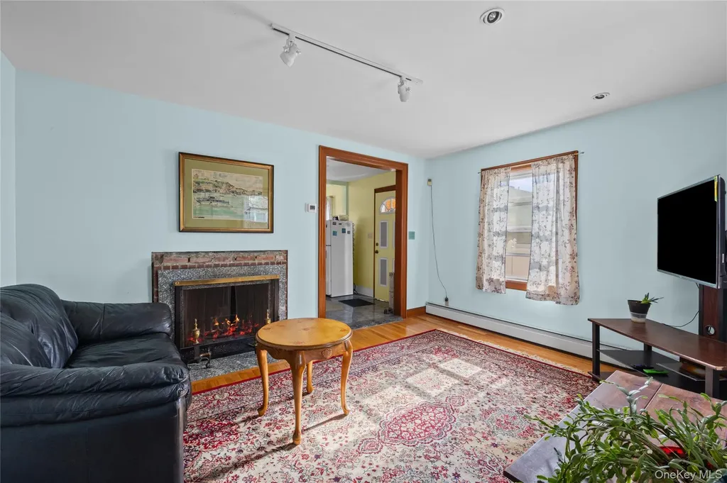 76 Davison Avenue Lynbrook NY 11563