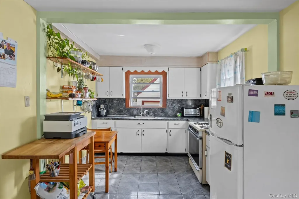 76 Davison Avenue Lynbrook NY 11563