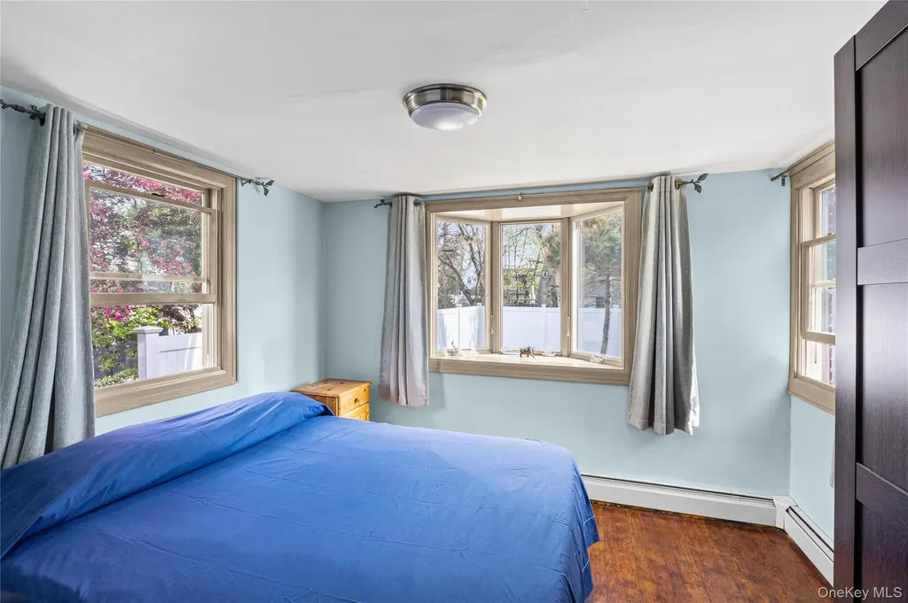 76 Davison Avenue Lynbrook NY 11563