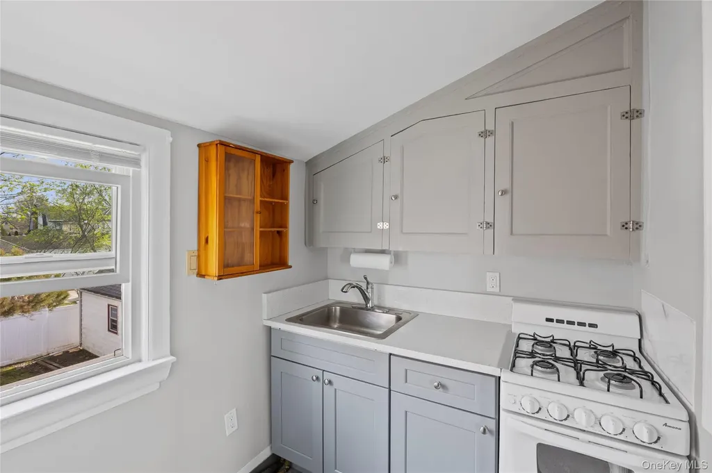 76 Davison Avenue Lynbrook NY 11563