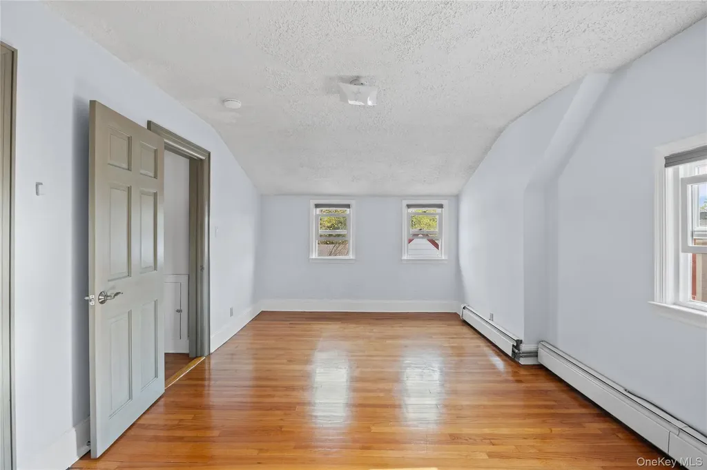 76 Davison Avenue Lynbrook NY 11563