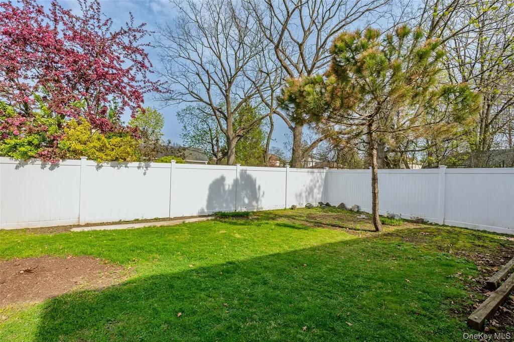 76 Davison Avenue Lynbrook NY 11563