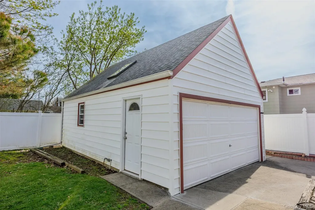 76 Davison Avenue Lynbrook NY 11563
