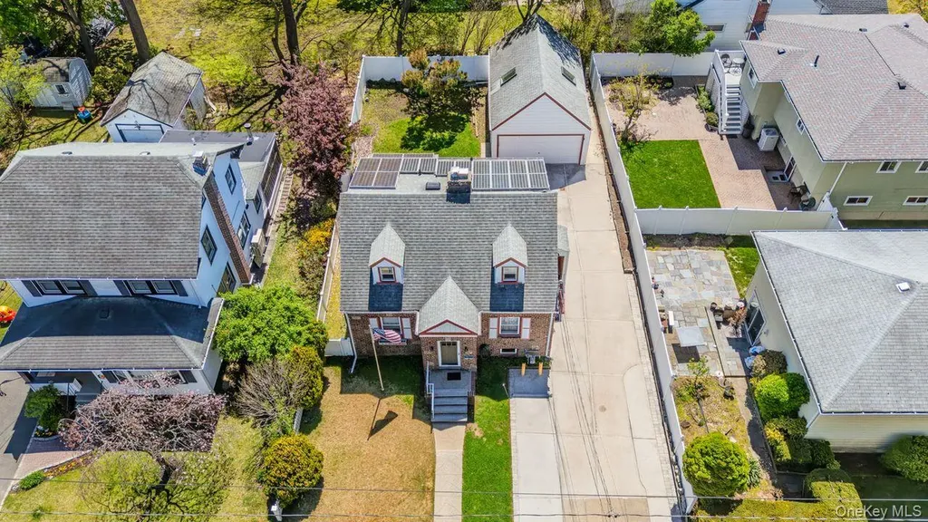 76 Davison Avenue Lynbrook NY 11563