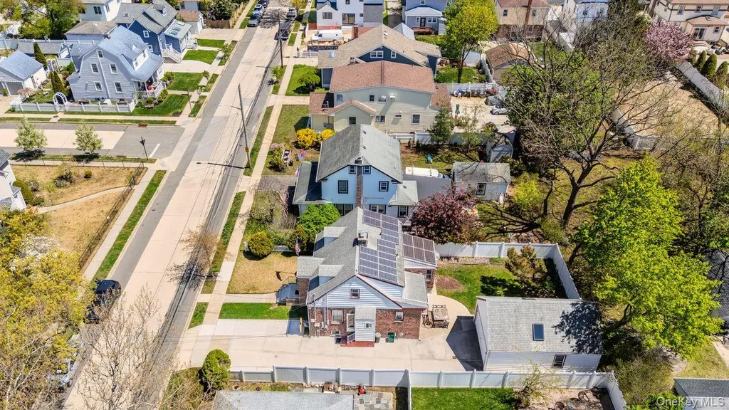 76 Davison Avenue Lynbrook NY 11563