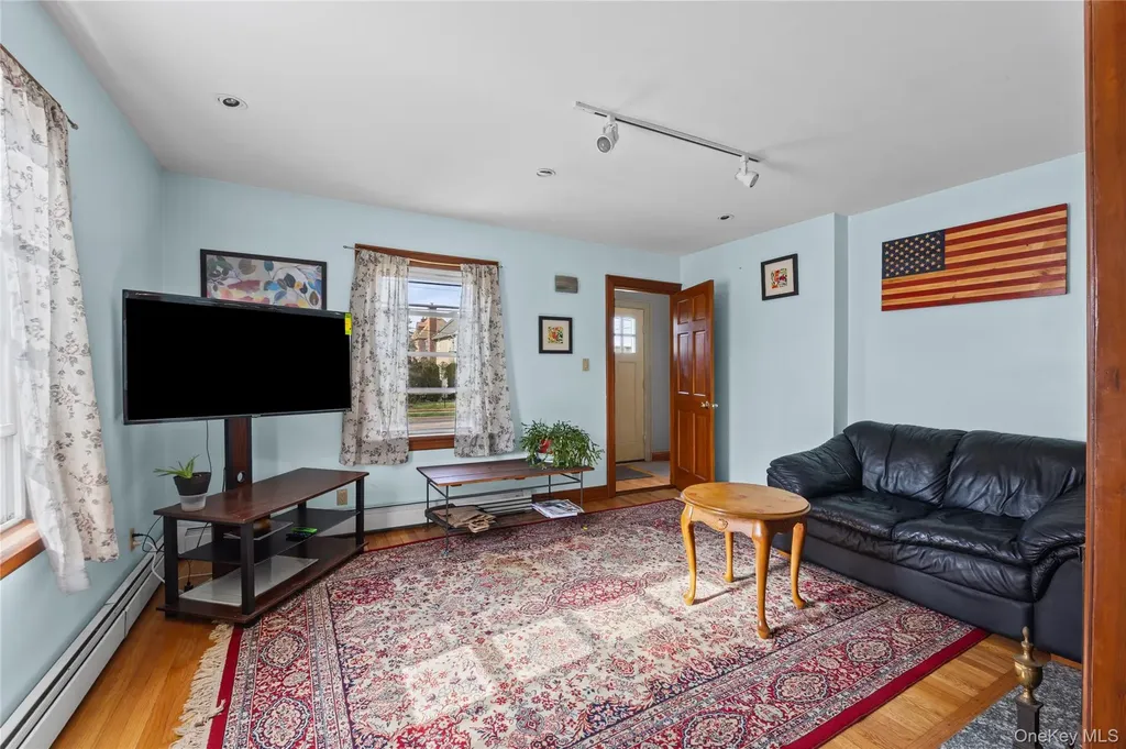 76 Davison Avenue Lynbrook NY 11563