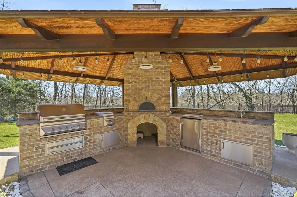 590 West Street Harrison NY 10528