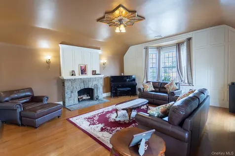 215-15 86th Avenue Hollis Hills NY 11427