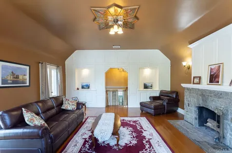 215-15 86th Avenue Hollis Hills NY 11427