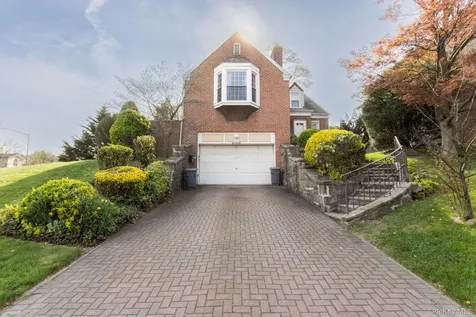 215-15 86th Avenue Hollis Hills NY 11427