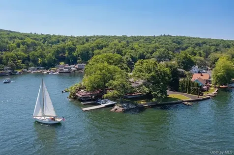 46 W Cove Road Greenwood Lake NY 10925