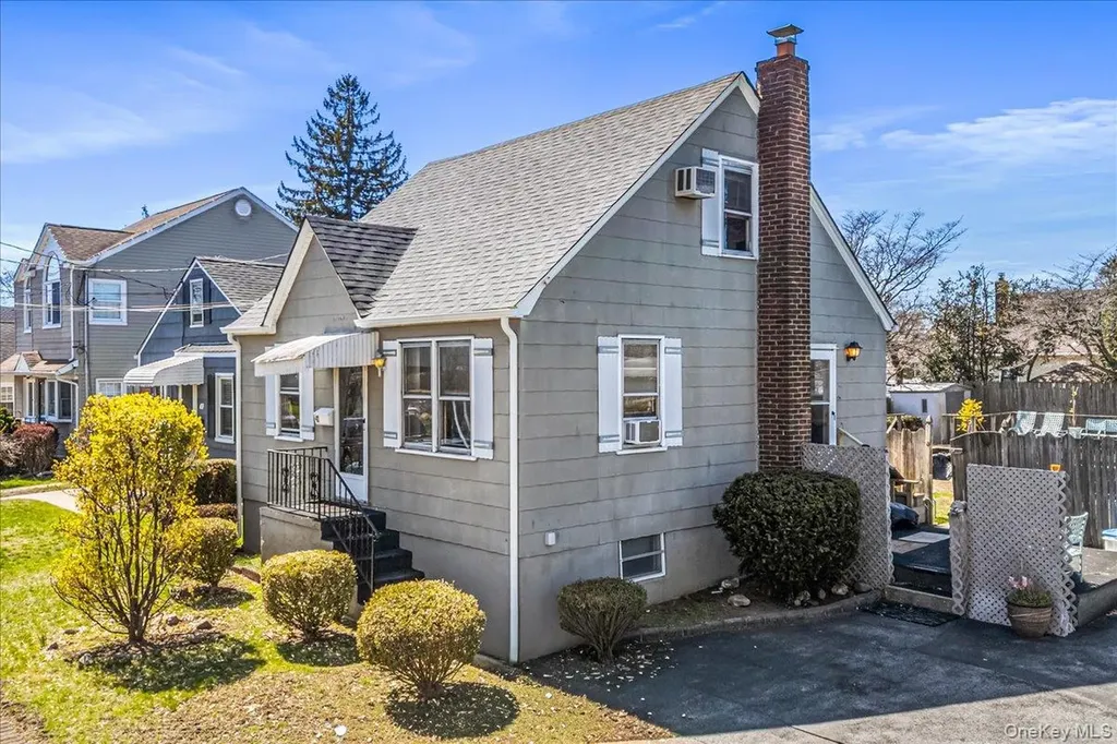47 Ellison Avenue Westbury NY 11590
