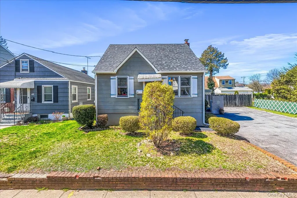 47 Ellison Avenue Westbury NY 11590