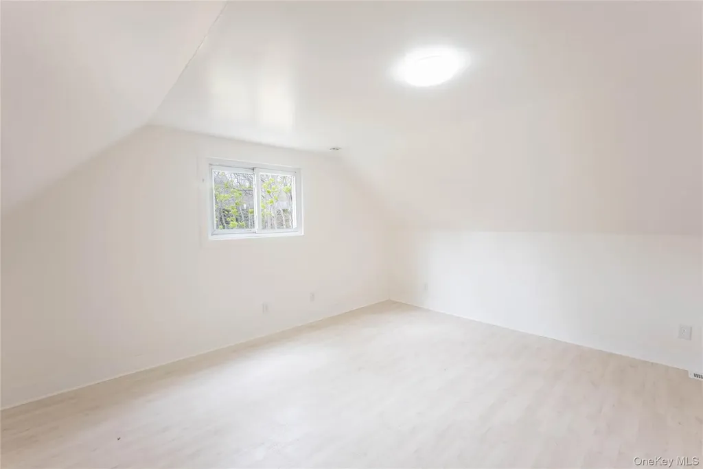 2 Oakland Drive N Riverhead NY 11901