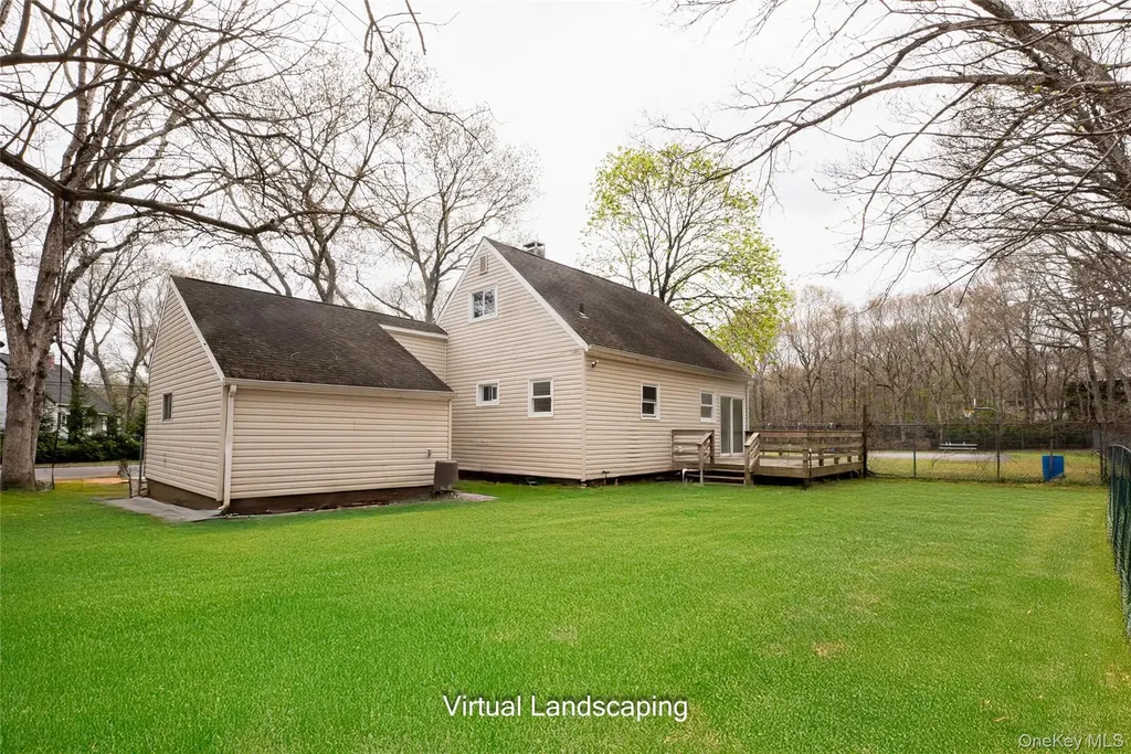 2 Oakland Drive N Riverhead NY 11901