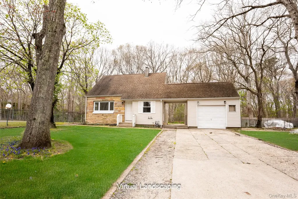 2 Oakland Drive N Riverhead NY 11901