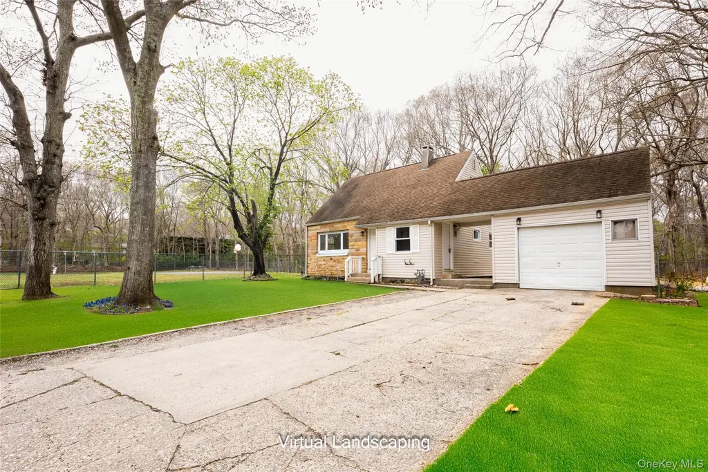 2 Oakland Drive N Riverhead NY 11901