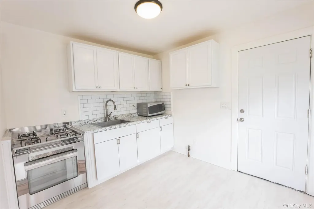 2 Oakland Drive N Riverhead NY 11901