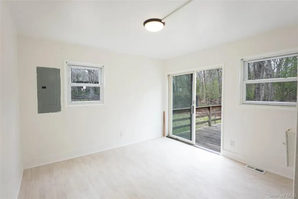 2 Oakland Drive N Riverhead NY 11901