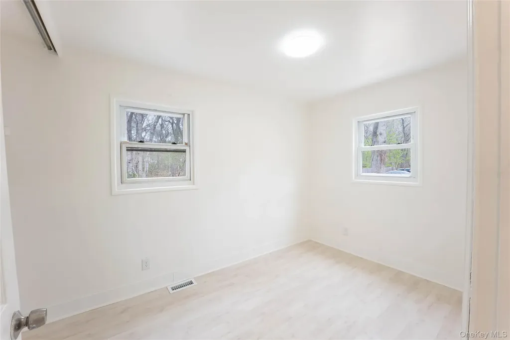 2 Oakland Drive N Riverhead NY 11901
