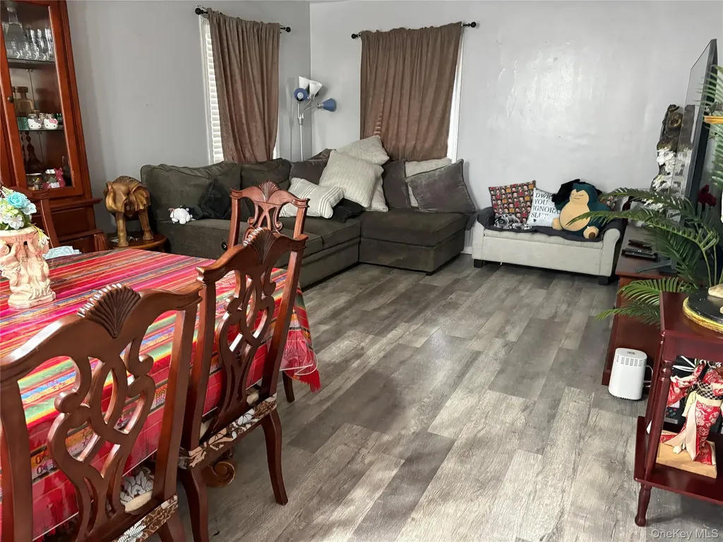 539 E State Street Long Beach NY 11561
