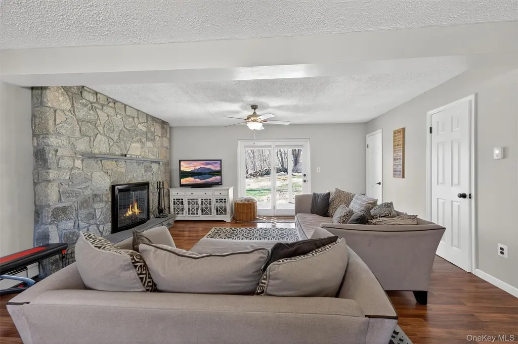 76 Colonel Enoch Drive Carmel NY 10512