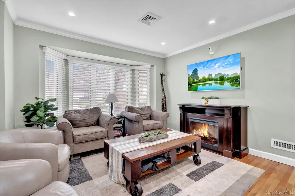 34 Hunter Place Smithtown NY 11787