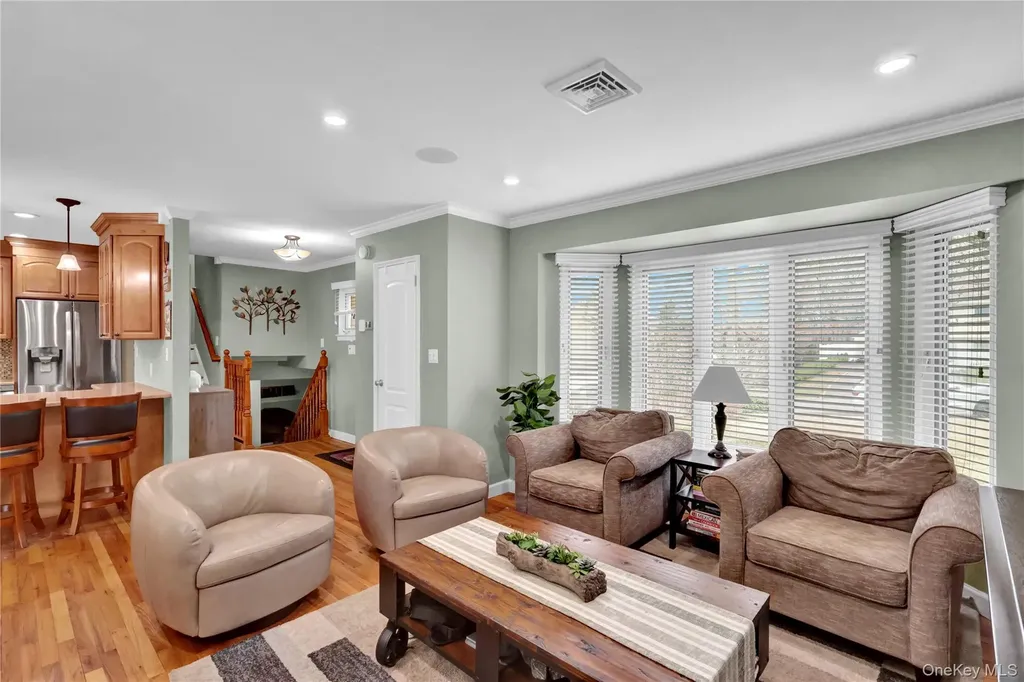 34 Hunter Place Smithtown NY 11787