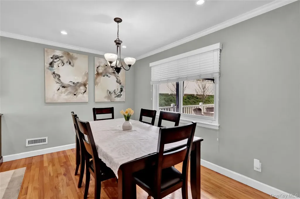 34 Hunter Place Smithtown NY 11787