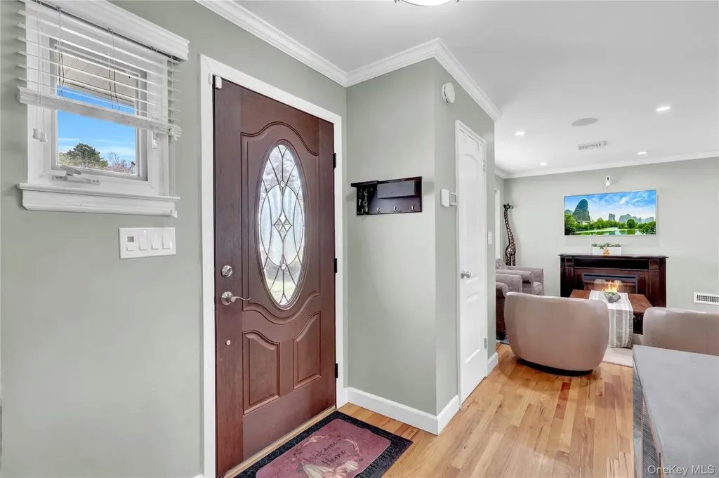 34 Hunter Place Smithtown NY 11787