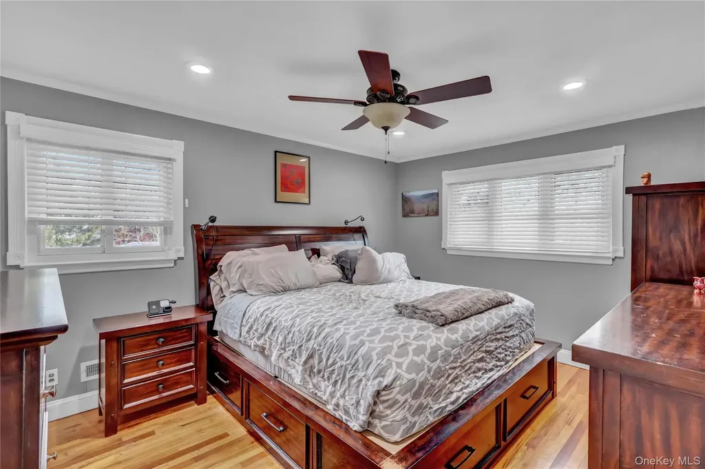 34 Hunter Place Smithtown NY 11787