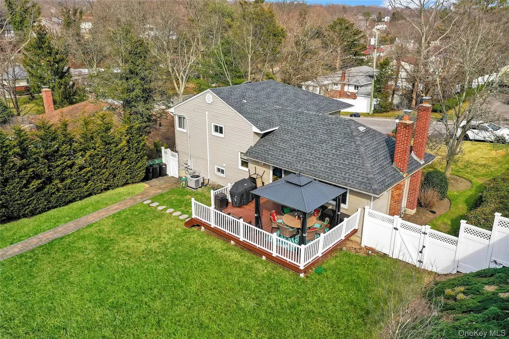 34 Hunter Place Smithtown NY 11787