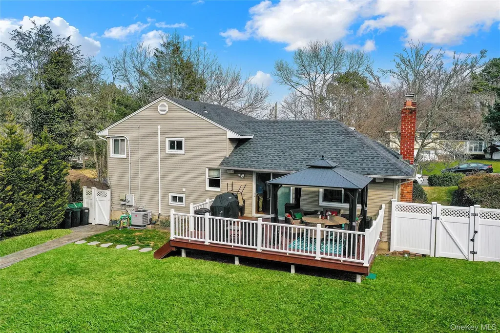 34 Hunter Place Smithtown NY 11787