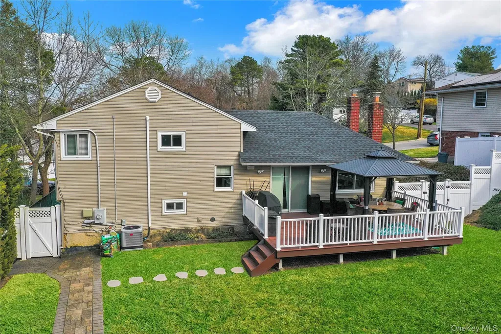 34 Hunter Place Smithtown NY 11787