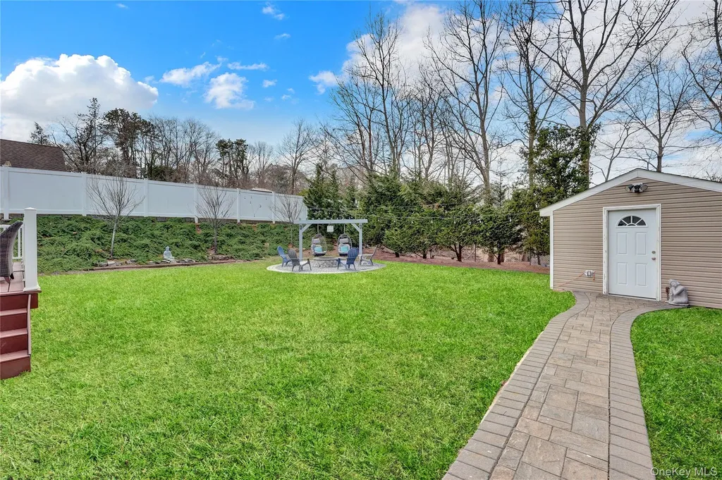 34 Hunter Place Smithtown NY 11787