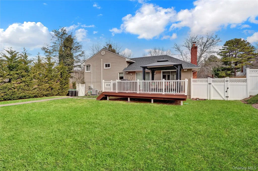 34 Hunter Place Smithtown NY 11787