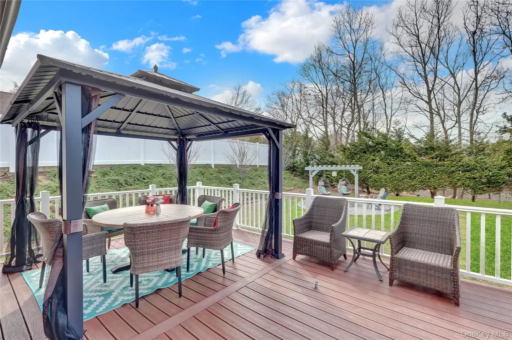 34 Hunter Place Smithtown NY 11787