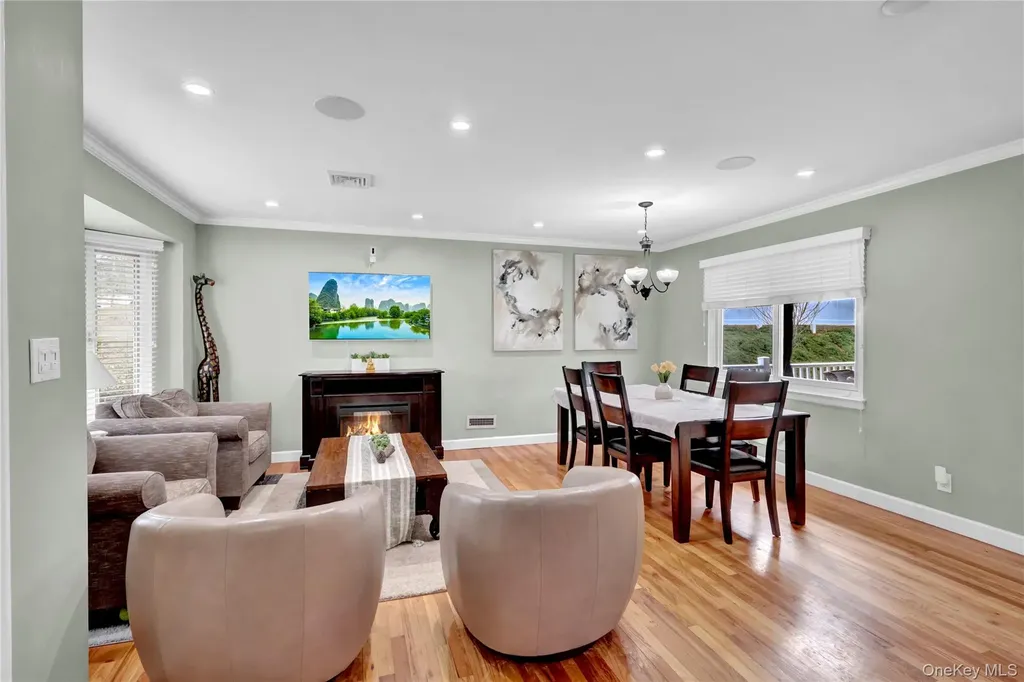 34 Hunter Place Smithtown NY 11787